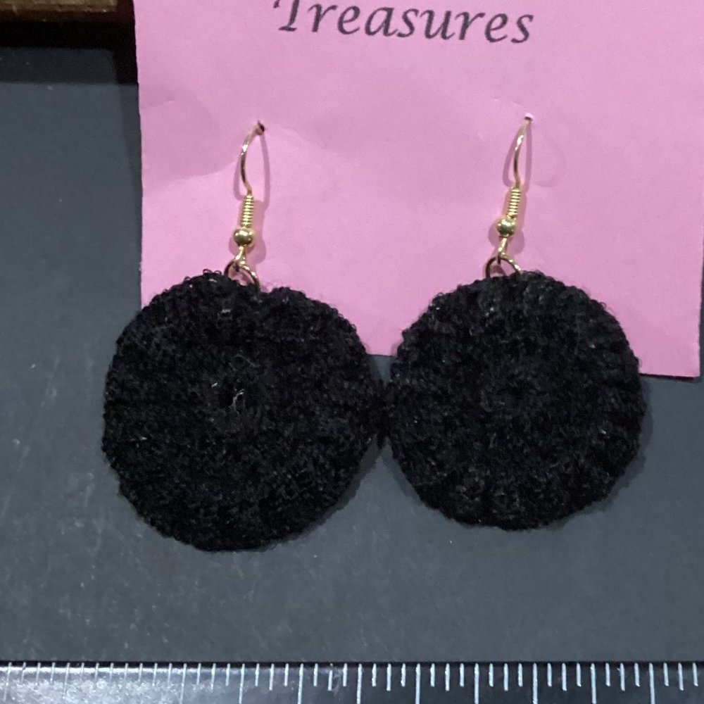 Earrings Black Starburst Circle Crocheted Crochet Hand Crafted